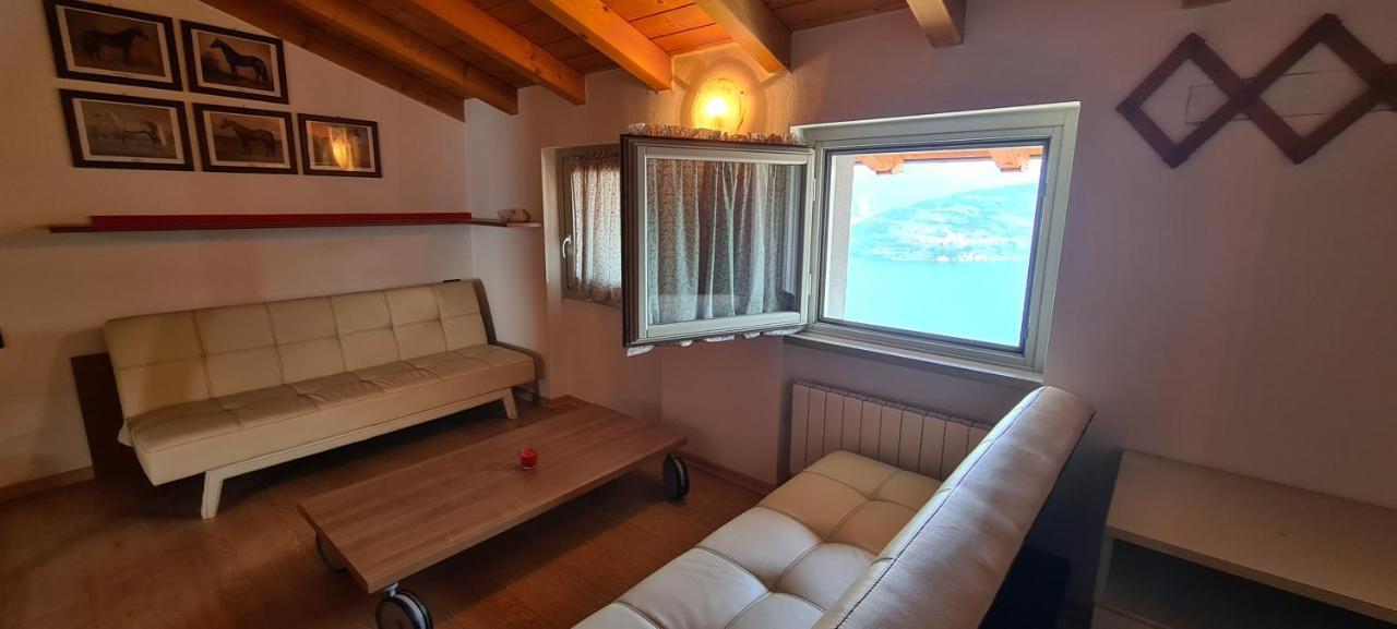 La Villetta In Residence Con Piscina E Vista Lago Parzanica Luaran gambar